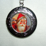 Victorian Santa Locket Necklace Pendant Vintage..