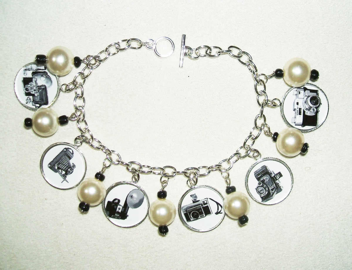 CAMERA Charm Bracelet PHOTOGRAPHY Photo Art Vintage Camera Images on Luulla