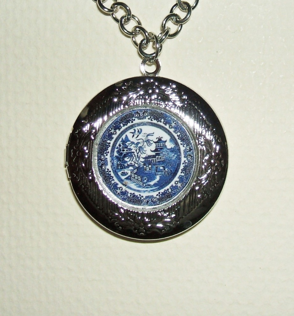 Blue Willow Plate Locket Necklace Pendant Art Jewelry